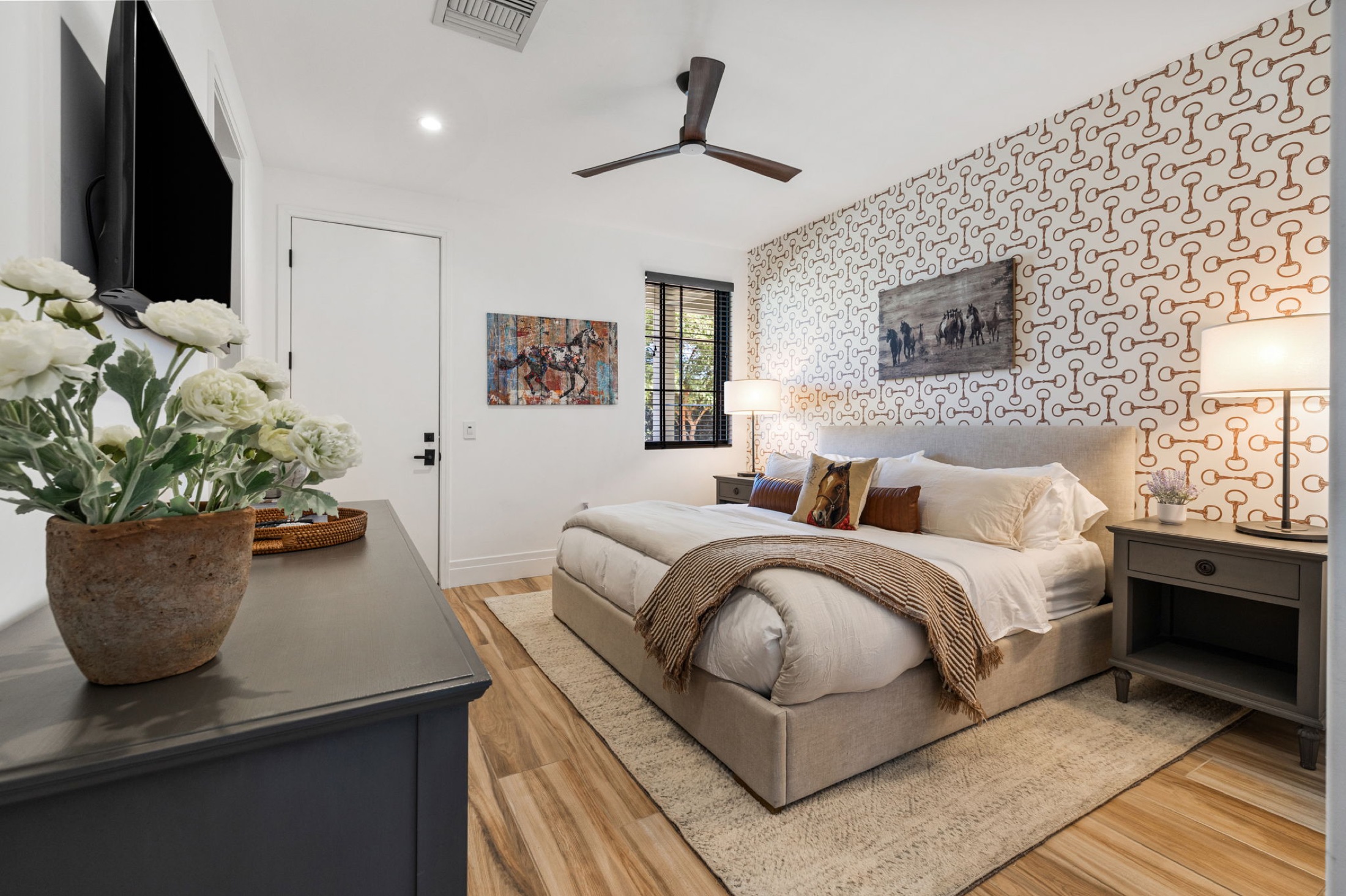 Lusitano bedroom suite